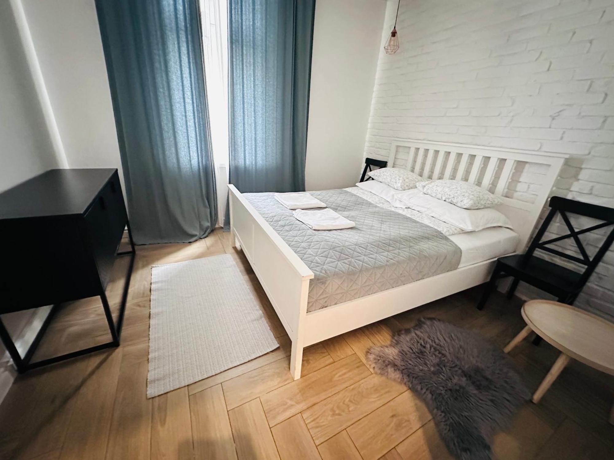 D 200m Do Plazy Apartment
